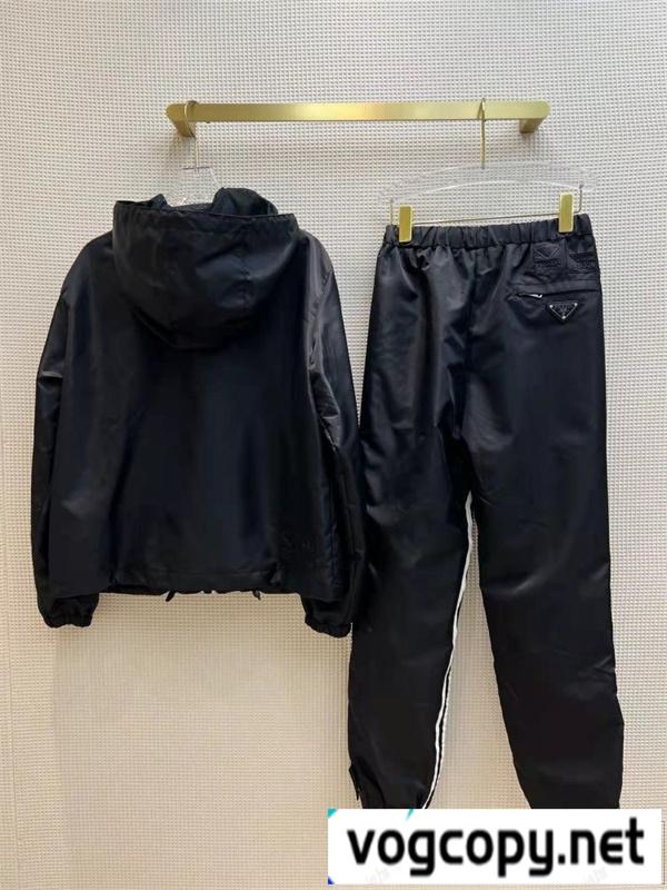 PRADA スーパーコピー セットアップ
